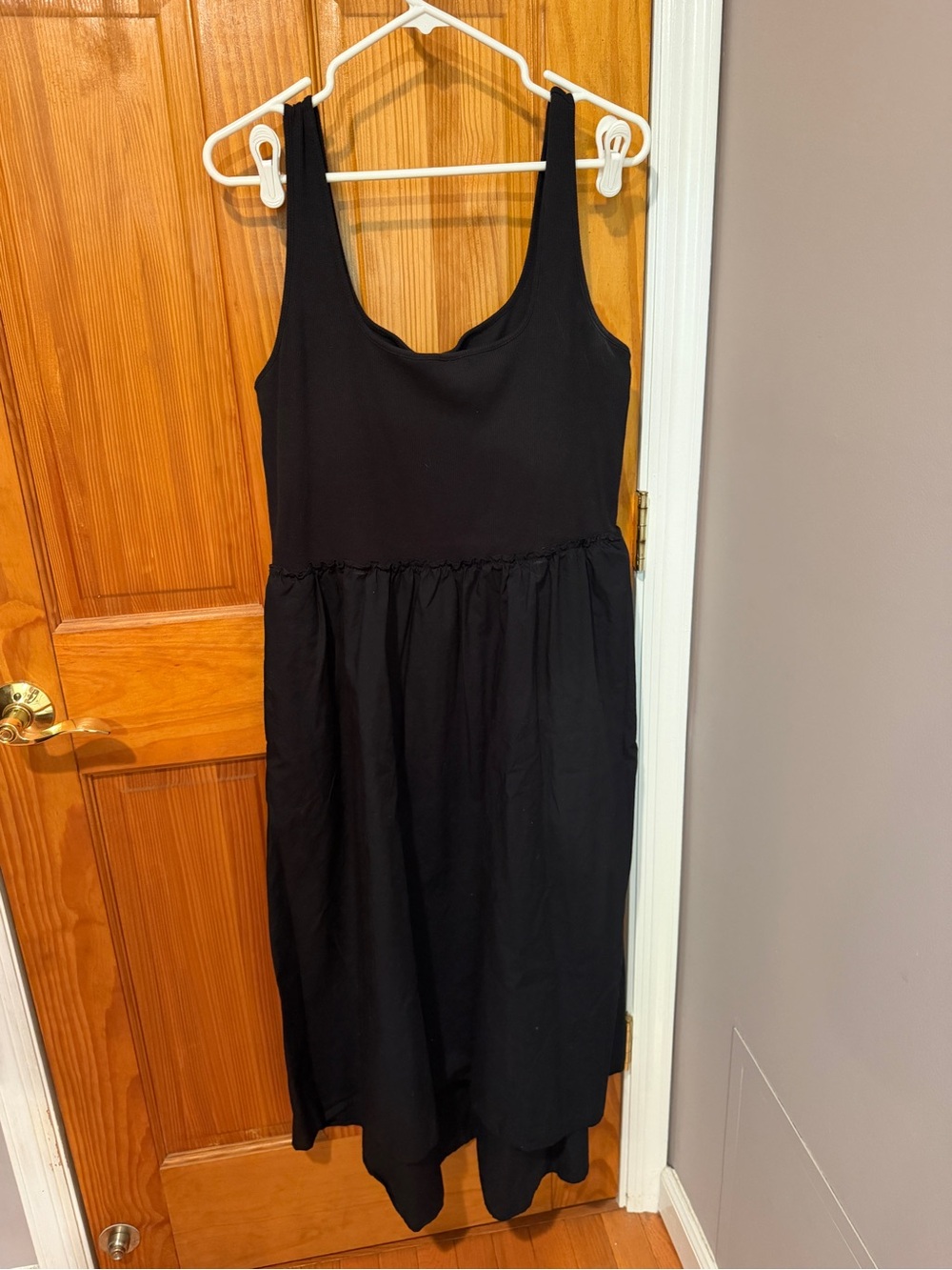Classic Black Sleeveless Mixed Media Midi Dress